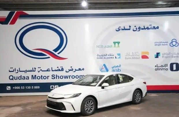 جديدة Toyota Camry التاسع (XV80), 2.5 l, 2025 في في المملكة العربية السعودية, المدينة المنورة من Qudaa Cars معرض قضاعة للسيارات، اللون أبيض. مواصفات الخليج | AUTO.AE | إعلان #269539