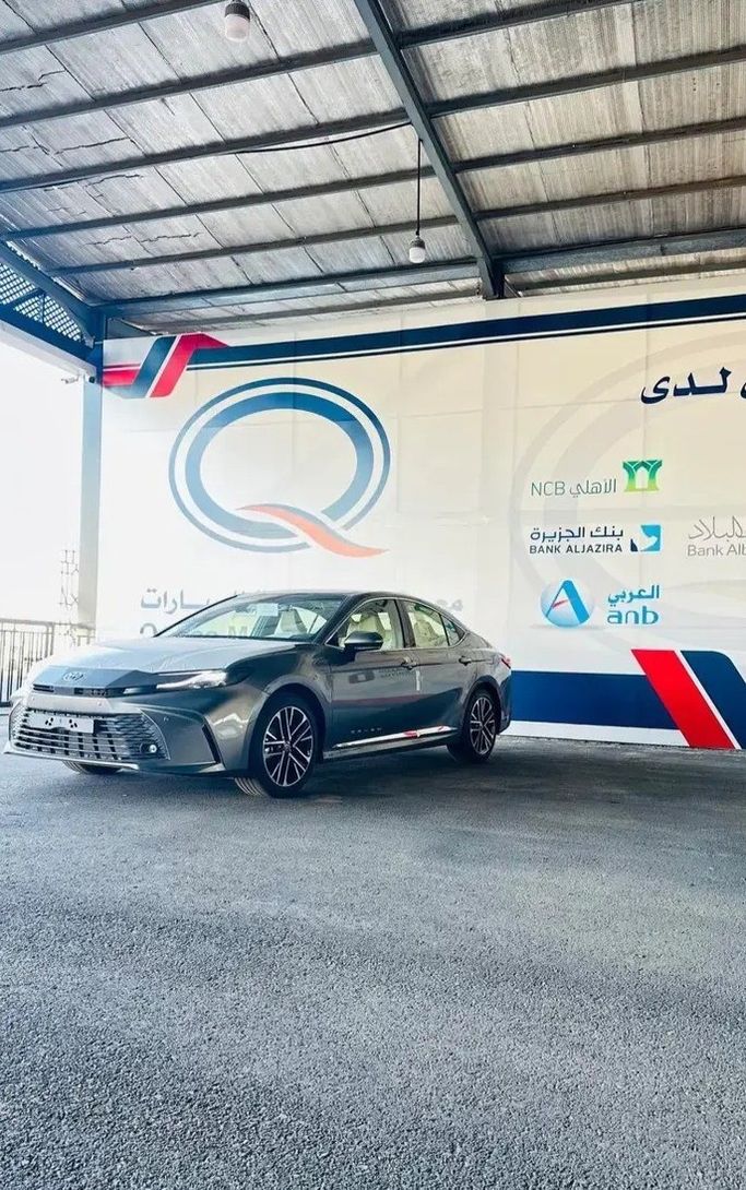 جديدة Toyota Camry التاسع (XV80), 2.5 l, 2026 في في المملكة العربية السعودية, المدينة المنورة من Qudaa Cars معرض قضاعة للسيارات، اللون فضي. مواصفات الخليج | AUTO.AE | إعلان #269599