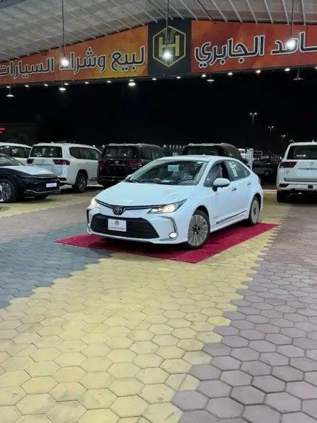 جديدة Toyota Corolla عملية فيس ليفت XII (E210) 2, 2.0 l, 2026 في في المملكة العربية السعودية, المدينة المنورة من Hamed Al Jabri Cars مؤسسة حامد الجابري للسيارت، اللون أبيض.  | AUTO.AE | إعلان #268611