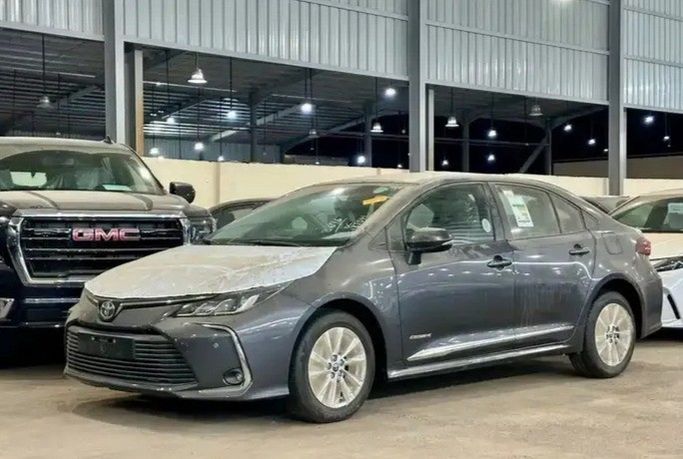 جديدة Toyota Corolla Sporty XII (E210), 2.0 l, 2025 في في المملكة العربية السعودية, المدينة المنورة من Faisal Al Tamayoz Cars معرض فيضل التميز للسيارات، اللون رمادي. مواصفات الخليج | AUTO.AE | إعلان #269352