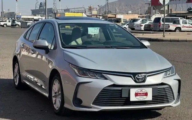 مستعملة Toyota Corolla Sporty XII (E210), 2.0 l, 2022 في في المملكة العربية السعودية, المدينة المنورة من Al Aqeeq Cars معرض العقيق للسيارات، اللون فضي. أخرى | AUTO.AE | إعلان #272031