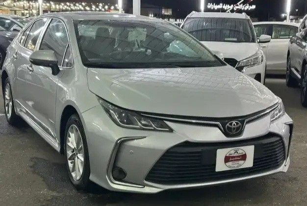 Подержанный Toyota Corolla Sporty XII (E210), 2.0 л, 2022 в Саудовская Аравия, Медина от Al Aqeeq Cars معرض العقيق للسيارات Серебристый цвет. Other | AUTO.AE | Объявление #272038