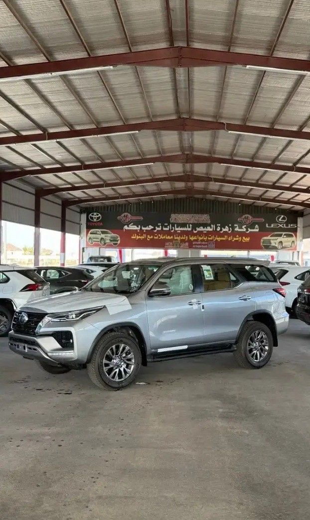 Новый Toyota Fortuner II Рестайлинг, 2.8 л, 2026 в Саудовская Аравия, Медина от Zahrat Al Eis شركة زهرة العيص للسيارات Серебристый цвет. GCC | AUTO.AE | Объявление #268071