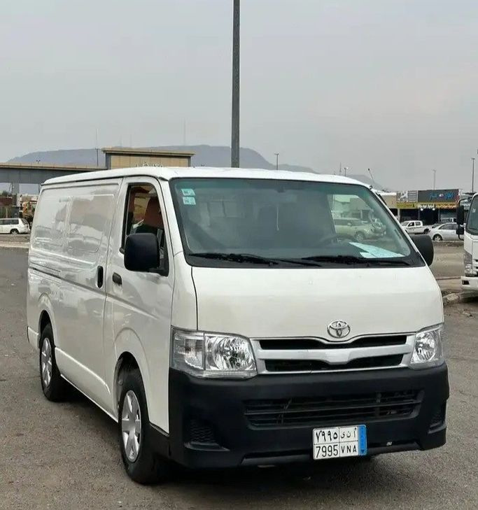 مستعملة Toyota HiAce عملية فيس ليفت H200, 2.7 l, 2013 في في المملكة العربية السعودية, المدينة المنورة من Al Aqeeq Cars معرض العقيق للسيارات، اللون أبيض. أخرى | AUTO.AE | إعلان #272025