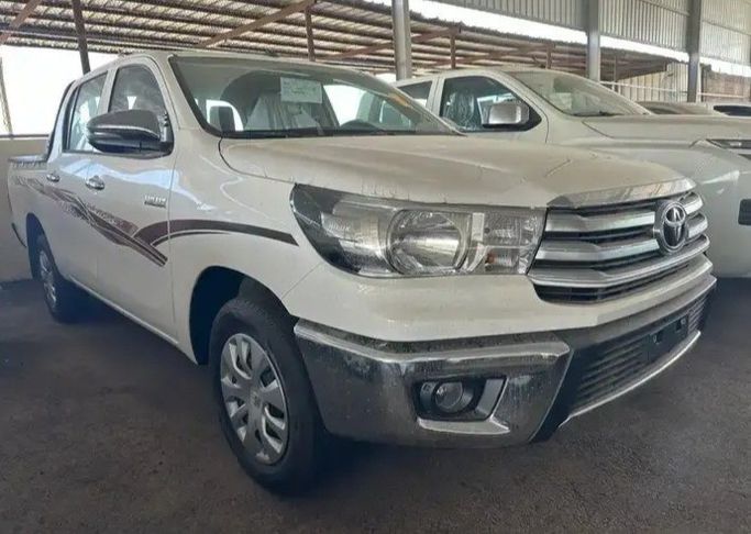 جديدة Toyota Hilux ثامناً, 2.7 l, 2026 في في المملكة العربية السعودية, المدينة المنورة من Faisal Al Tamayoz Cars معرض فيضل التميز للسيارات، اللون أبيض. مواصفات الخليج | AUTO.AE | إعلان #269347