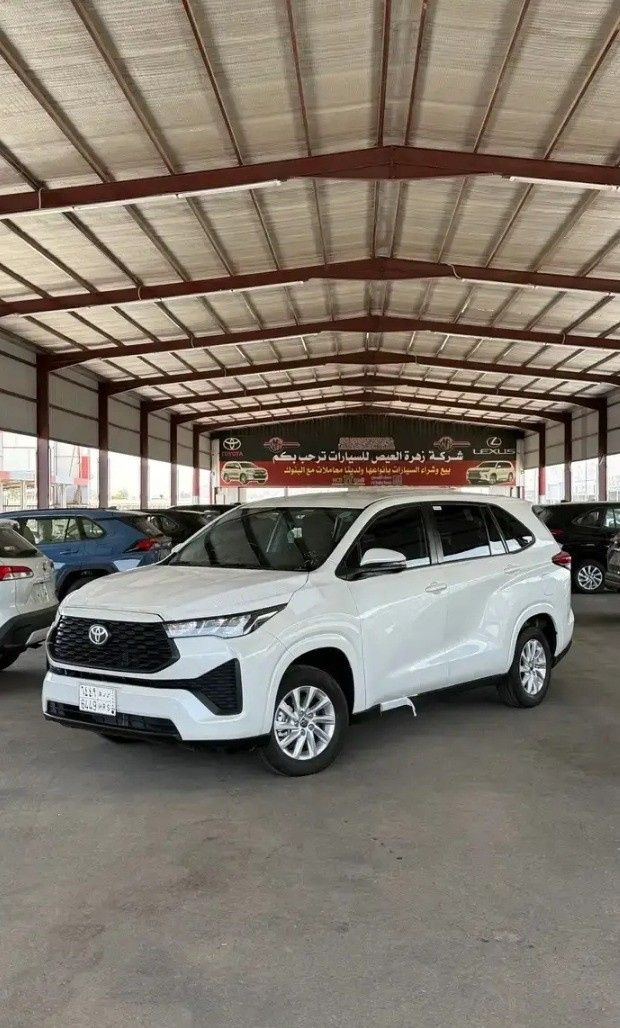 Подержанный Toyota Innova III (Zenix), 2.0 л, 2026 в Саудовская Аравия, Медина от Zahrat Al Eis شركة زهرة العيص للسيارات Белый цвет. GCC | AUTO.AE | Объявление #268197