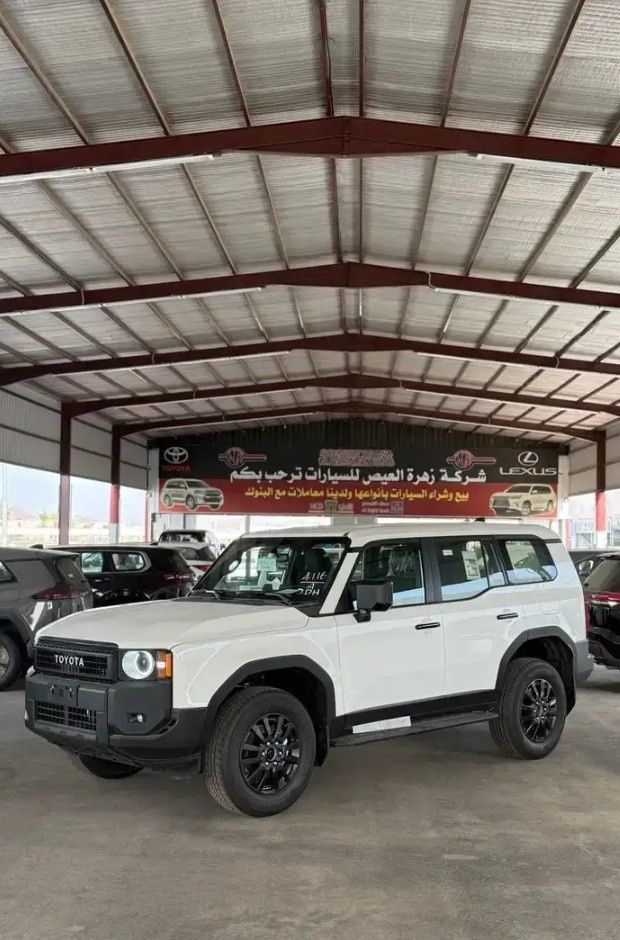 جديدة Toyota Land Cruiser Prado سلسلة 250, 2.4 l, 2026 في في المملكة العربية السعودية, المدينة المنورة من Zahrat Al Eis شركة زهرة العيص للسيارات، اللون أبيض. مواصفات الخليج | AUTO.AE | إعلان #268248
