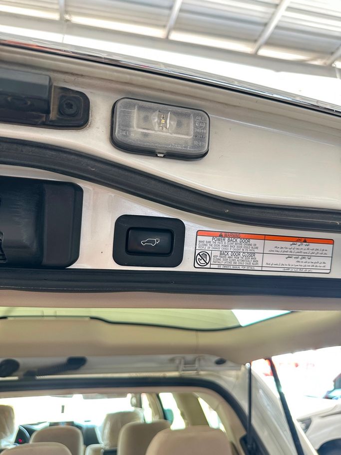 Подержанный Toyota Land Cruiser 200 Series Рестайлинг 2, 4.6 л, 2020 в Саудовская Аравия, Медина от Al Aqeeq Cars معرض العقيق للسيارات Белый цвет. GCC | AUTO.AE | Объявление #273934