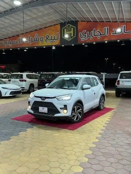 New Toyota Raize I, 1.0 l, 2023 in Saudi Arabia, Medina by Hamed Al Jabri Cars مؤسسة حامد الجابري للسيارت, White color.  | AUTO.AE | Listing #268621