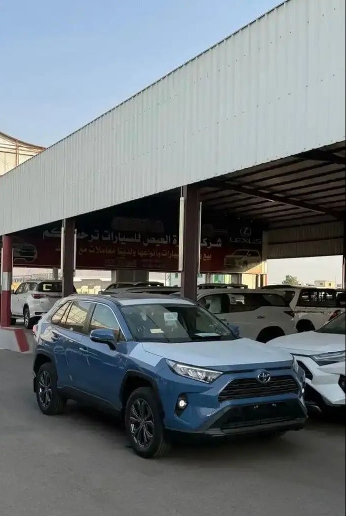 Новый Toyota RAV4 V (XA50), 2.0 л, 2025 в Саудовская Аравия, Медина от Zahrat Al Eis شركة زهرة العيص للسيارات Синий цвет. GCC | AUTO.AE | Объявление #268107