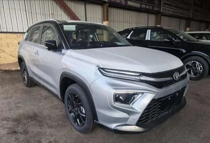 جديدة Toyota Urban Cruiser ثالثاً, 1.5 l, 2025 في في المملكة العربية السعودية, المدينة المنورة من Qimmat Al Ma'arid  شركة قمة المعارض للسيارات، اللون فضي. أخرى | AUTO.AE | إعلان #268761