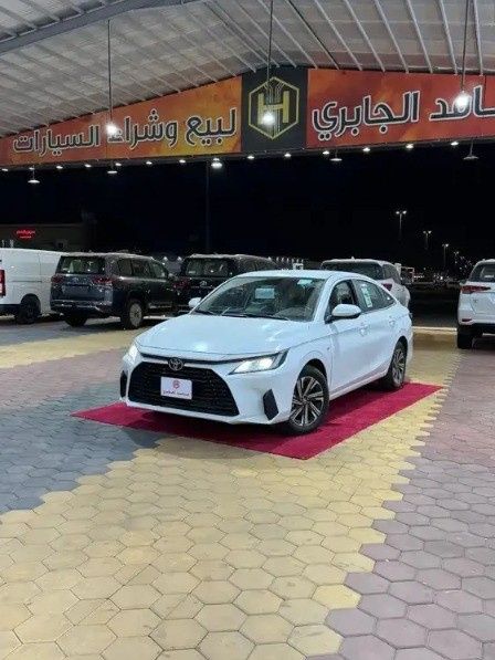 Новый Toyota Yaris IV (AC100), 1.3 л, 2026 в Саудовская Аравия, Медина от Hamed Al Jabri Cars مؤسسة حامد الجابري للسيارت Белый цвет.  | AUTO.AE | Объявление #268602