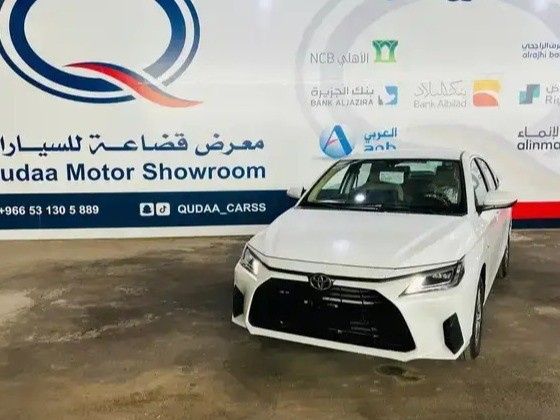 جديدة Toyota Yaris IV (AC100), 1.3 l, 2026 في في المملكة العربية السعودية, المدينة المنورة من Qudaa Cars معرض قضاعة للسيارات، اللون أبيض. مواصفات الخليج | AUTO.AE | إعلان #269580