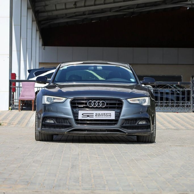 Подержанный Audi A5 50 TFSI I (8T) Рестайлинг, 3.0 л, 2016 в Саудовская Аравия, Эр-Рияд от Silver Edition الاصدار الفضي Серый цвет.  | AUTO.AE | Объявление #251806