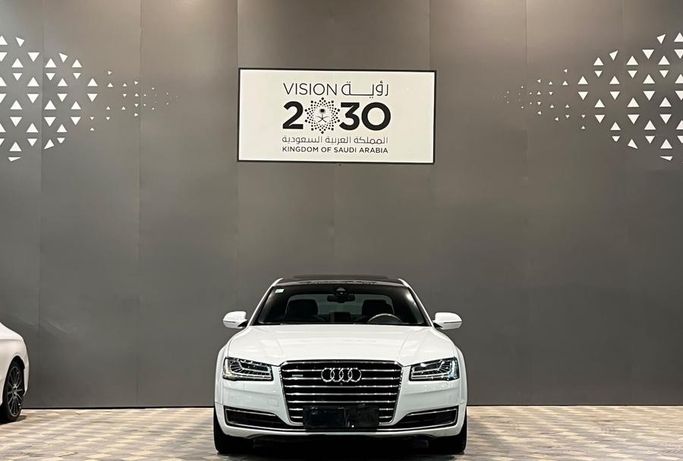 Подержанный ⁦Audi A8 L 60 TFSI III (D4) Рестайлинг, 4.0 л, 2015⁩ в Саудовская Аравия, Эр-Рияд от Here Cars هير كارز Белый цвет.  | AUTO.AE | Объявление #291287