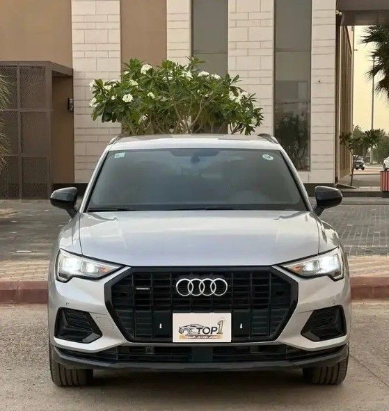 مستعملة Audi Q3 40 TFSI II (F3), 2.0 l, 2022 في في المملكة العربية السعودية, الرياض من First Top One Cars معرض فيرست توب ون للسيارات، اللون فضي.  | AUTO.AE | إعلان #260539