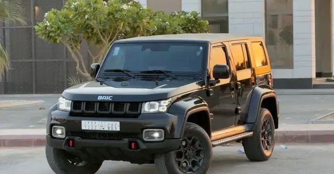 Подержанный ⁦BAIC BJ40 I Рестайлинг, 2.0 л, 2022⁩ в Саудовская Аравия, Эр-Рияд от شركة رمال الأندلس للسيارات Черный цвет.  | AUTO.AE | Объявление #289017