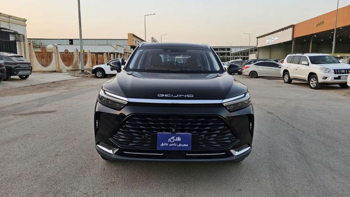 Подержанный BAIC X7 I, 1.5 л, 2023 в Саудовская Аравия, Эр-Рияд от Nasser Bin Ateq Cars معرض ناصر بن عاتق للسيارات Черный цвет.  | AUTO.AE | Объявление #252129