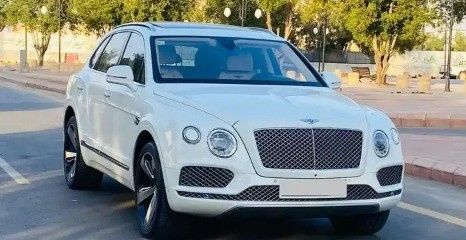 Подержанный Bentley Bentayga I, 6.0 л, 2017 в Саудовская Аравия, Эр-Рияд от Al Jaidi الجعيدي للسيارات Белый цвет. GCC | AUTO.AE | Объявление #267471