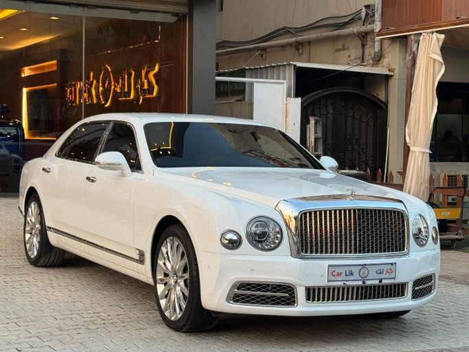 Подержанный Bentley Mulsanne II Рестайлинг, 6.8 л, 2018 в Саудовская Аравия, Эр-Рияд от Car Lik معرض كار لك للسيارات Белый цвет.  | AUTO.AE | Объявление #257111