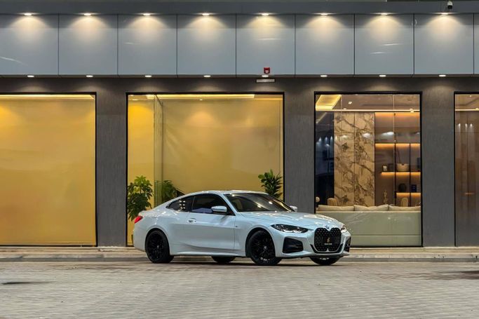 مستعملة BMW 4 Series 420i ز 22، ز 23، ز 26, 2.0 l, 2021 في في المملكة العربية السعودية, الرياض من Emad Cars  عماد كارز ، اللون أبيض. مواصفات الخليج | AUTO.AE | إعلان #255802