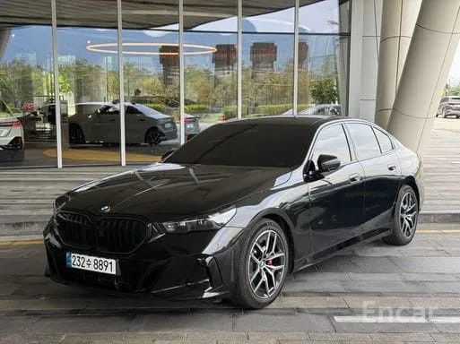 مستعملة BMW 5 Series 520i VIII (G60/ G61/ G68), 2.0 l, 2026 في في المملكة العربية السعودية, الرياض من Al Osaimi Cars معرض العصيمي للسيارات، اللون رمادي. المواصفات الكورية | AUTO.AE | إعلان #263987