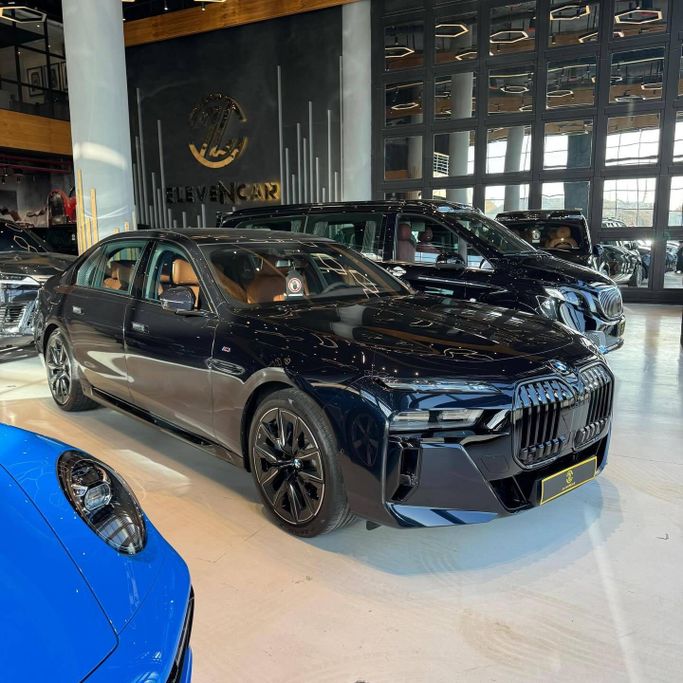 Новый BMW 7 Series 760i xDrive VII (G70), 4.4 л, 2025 в Саудовская Аравия, Эр-Рияд от Eleven car Черный цвет. GCC | AUTO.AE