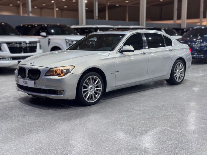 مستعملة BMW 7 Series 740Li ت (ف01/ف02/ف04), 3.0 l, 2012 في في المملكة العربية السعودية, الرياض من Automobile For You، اللون فضي. أخرى | AUTO.AE | إعلان #247096
