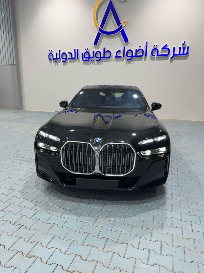 Новый BMW 7 Series 735i VII (G70), 3.0 л, 2026 в Саудовская Аравия, Эр-Рияд от معرض اضواء طويق للسيارات Adwa Tuwiq Черный цвет. GCC | AUTO.AE | Объявление #251553