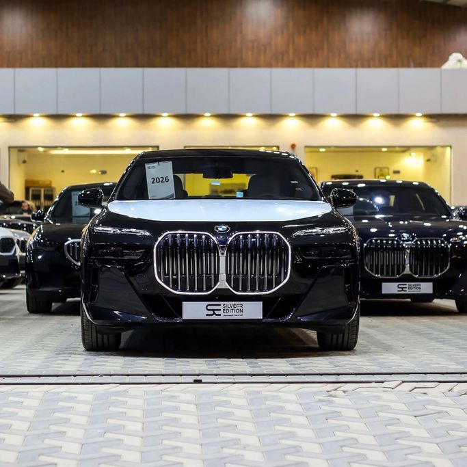 جديدة BMW 7 Series 735i سابعاً (G70), 3.0 l, 2026 في في المملكة العربية السعودية, الرياض من Silver Edition الاصدار الفضي، اللون أسود.  | AUTO.AE | إعلان #251791
