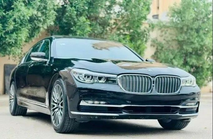 Used BMW 7 Series 740Li VI (G11/G12), 3.0 l, 2016 in Saudi Arabia, Riyadh by معرض الدوسري للسيارات, Black color. GCC Specs | AUTO.AE | Listing #258571