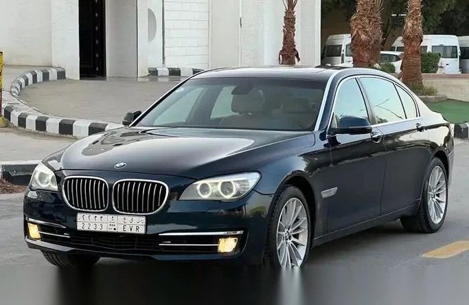 مستعملة BMW 7 Series 730Li V (F01/F02/F04) عملية فيس ليفت V (F01/F02/F04), 3.0 l, 2013 في في المملكة العربية السعودية, الرياض من Khaled Cars شركة خالد للسيارات، اللون أسود. مواصفات الخليج | AUTO.AE | إعلان #260950