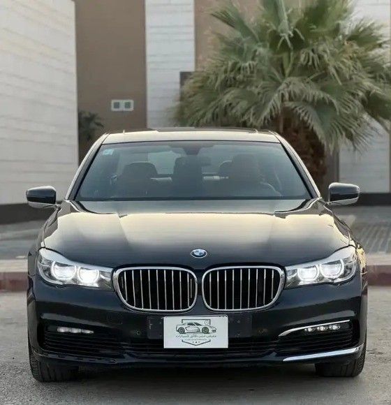 مستعملة BMW 7 Series 730Li السادس (G11/G12), 2.0 l, 2016 في في المملكة العربية السعودية, الرياض من First Top One Cars معرض فيرست توب ون للسيارات، اللون أسود.  | AUTO.AE | إعلان #261188