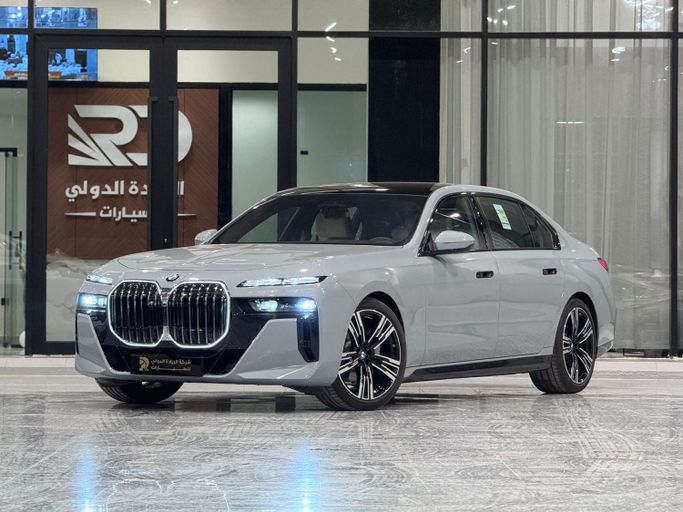 New BMW 7 Series 735i VII (G70), 3.0 l, 2026 in Saudi Arabia, Riyadh by Al Riyada Al Duwalya شركة الريادة الدولي للسيارات, Grey color.  | AUTO.AE | Listing #261916