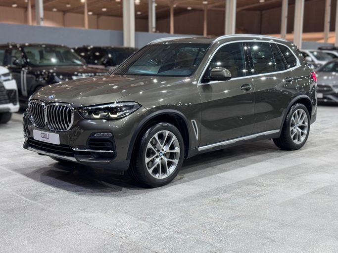مستعملة BMW X5 40i xDrive IV (G05/G18), 3.0 l, 2023 في في المملكة العربية السعودية, الرياض من Automobile For You، اللون رمادي. أخرى | AUTO.AE | إعلان #247225