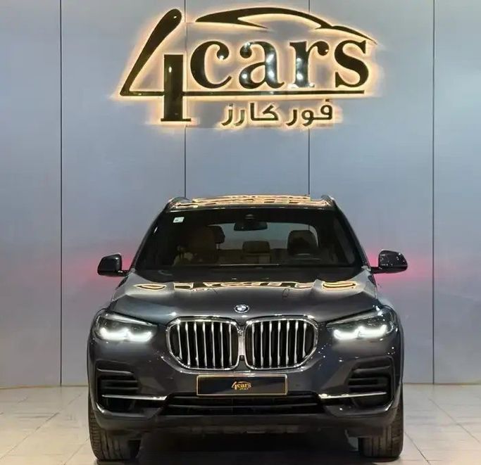 Подержанный BMW X5 40i xDrive IV (G05/G18), 3.0 л, 2023 в Саудовская Аравия, Эр-Рияд от 4Cars فور كارز Серый цвет. GCC | AUTO.AE | Объявление #267389