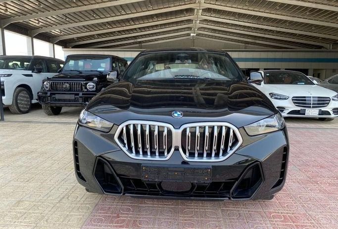 Новый BMW X6 40i xDrive III (G06) Рестайлинг, 3.0 л, 2026 в Саудовская Аравия, Эр-Рияд от Saqar Najd معرض صقر نجد للسيارات Черный цвет.  | AUTO.AE | Объявление #251242