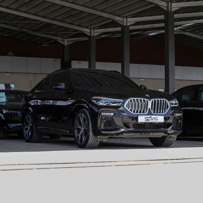مستعملة BMW X6 40i xDrive III (G06), 3.0 l, 2022 في في المملكة العربية السعودية, الرياض من Silver Edition الاصدار الفضي، اللون أسود.  | AUTO.AE | إعلان #252014