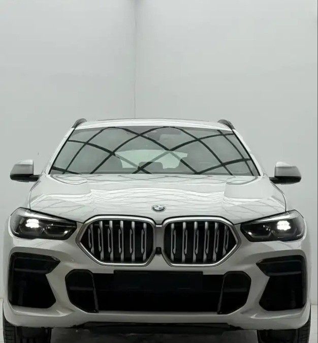 مستعملة BMW X6 40i xDrive III (G06), 3.0 l, 2022 في في المملكة العربية السعودية, الرياض من Ramz Al Qiyadah معرض رمز القيادة، اللون أبيض. مواصفات الخليج | AUTO.AE | إعلان #267762