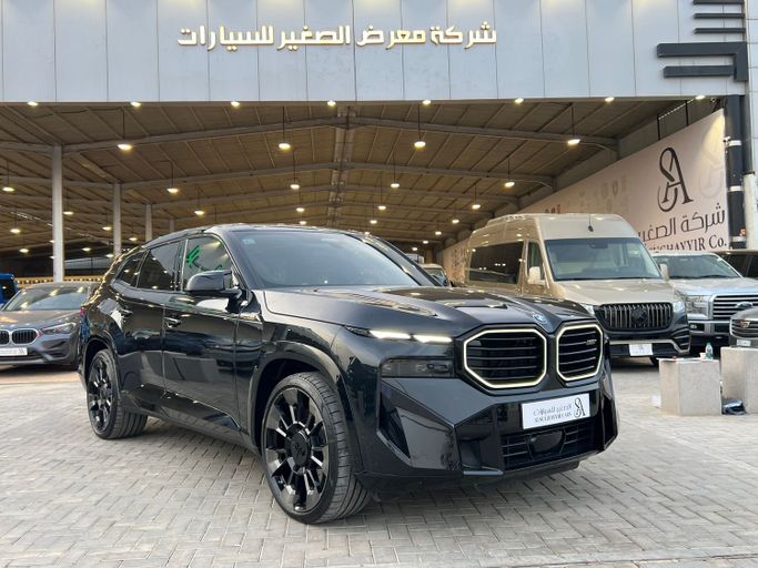 مستعملة BMW XM, 4.4 l, 2024 في في المملكة العربية السعودية, الرياض من Al Sughayyir Cars الصغير للسيارات، اللون أسود.  | AUTO.AE | إعلان #254165