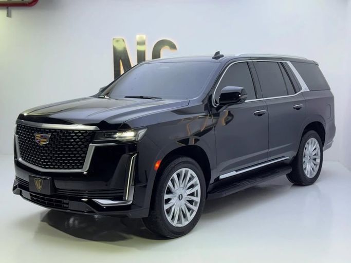 مستعملة Cadillac Escalade V, 6.2 l, 2023 في في المملكة العربية السعودية, الرياض من Black Car ، اللون أسود. المواصفات الكندية | AUTO.AE | إعلان #256062