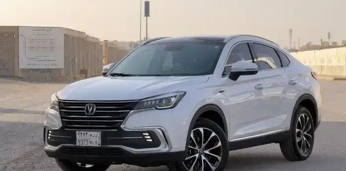 Подержанный ⁦Changan CS85 I, 2.0 л, 2021⁩ в Саудовская Аравия, Эр-Рияд от شركة رمال الأندلس للسيارات Белый цвет.  | AUTO.AE | Объявление #288994