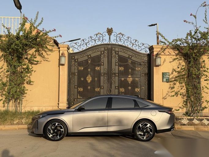 Used Changan Eado III Facelift, 1.5 l, 2026 in Saudi Arabia, Riyadh by Sharyan Al Asimah معرض شريان العاصمة للسيارات, Grey color.  | AUTO.AE | Listing #263470