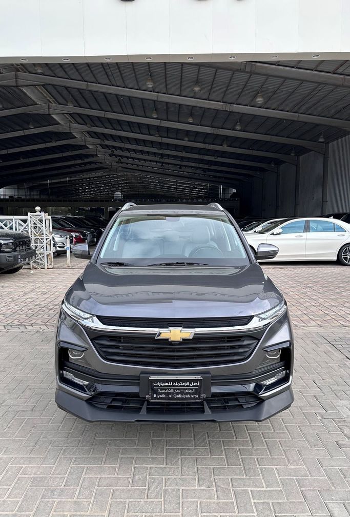 Подержанный Chevrolet Captiva II, 1.5 л, 2025 в Саудовская Аравия, Эр-Рияд от Asl Al Etemad معرض اصل الاعتماد للسيارات Серый цвет.  | AUTO.AE | Объявление #247322