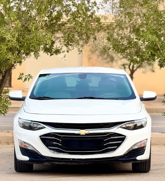Used ⁦Chevrolet Malibu IX Facelift, 1.5 l, 2020⁩ in Saudi Arabia, Riyadh by معرض الدوسري للسيارات, White color.  | AUTO.AE | Listing #291046