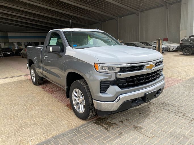 Новый Chevrolet Silverado IV (T1XX) Рестайлинг, 5.3 л, 2025 в Саудовская Аравия, Эр-Рияд от Saqar Najd معرض صقر نجد للسيارات Серебристый цвет.  | AUTO.AE | Объявление #251227