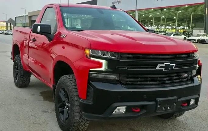 New Chevrolet Silverado IV (T1XX), 5.3 l, 2022 in Saudi Arabia, Riyadh by Fahad Salman & Ali Al Omair شركة فهد سلمان وعلي العمير للسيارات, Red color. GCC Specs | AUTO.AE | Listing #257315