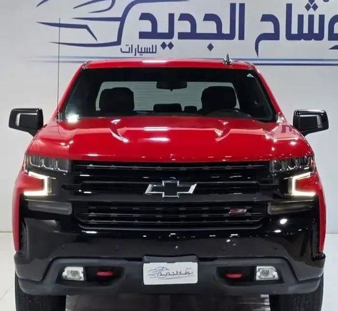 مستعملة Chevrolet Silverado IV (T1XX), 5.3 l, 2021 في في المملكة العربية السعودية, الرياض من Al Wishah Cars معرض الوشاح للسيارات، اللون أحمر. مواصفات الخليج | AUTO.AE | إعلان #259073