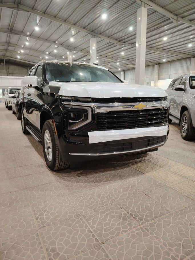 جديدة Chevrolet Tahoe فيس ليفت V, 5.3 l, 2025 في في المملكة العربية السعودية, الرياض من Al Astool Al Khaleeji شركة الأسطول الخليجي للسيارات، اللون أسود.  | AUTO.AE | إعلان #249207
