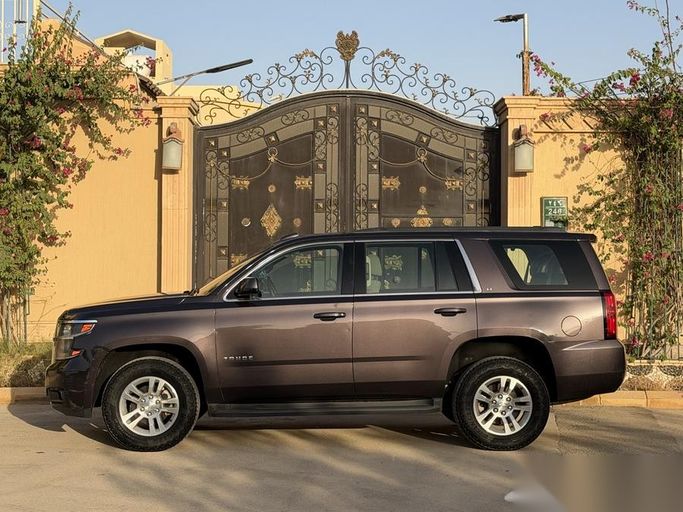 Used Chevrolet Tahoe IV (K2XX), 5.3 l, 2016 in Saudi Arabia, Riyadh by Sharyan Al Asimah معرض شريان العاصمة للسيارات, Brown color.  | AUTO.AE | Listing #263468